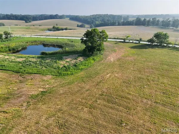 680 Tickridge Road, Silex, MO 63377