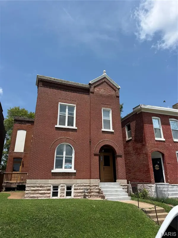 6823 Minnesota Avenue, St Louis, MO 63111