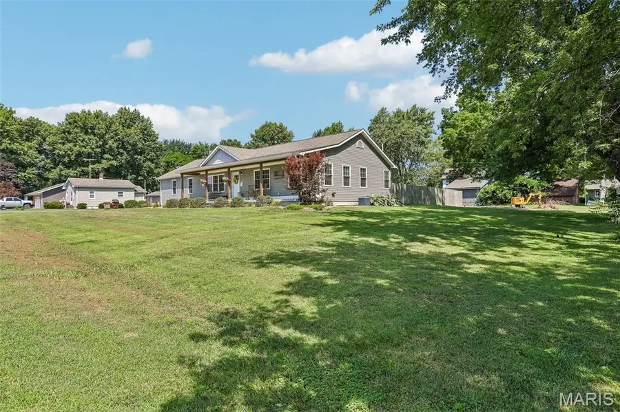 411 W Burton Street, Gillespie, IL 62033 - #2