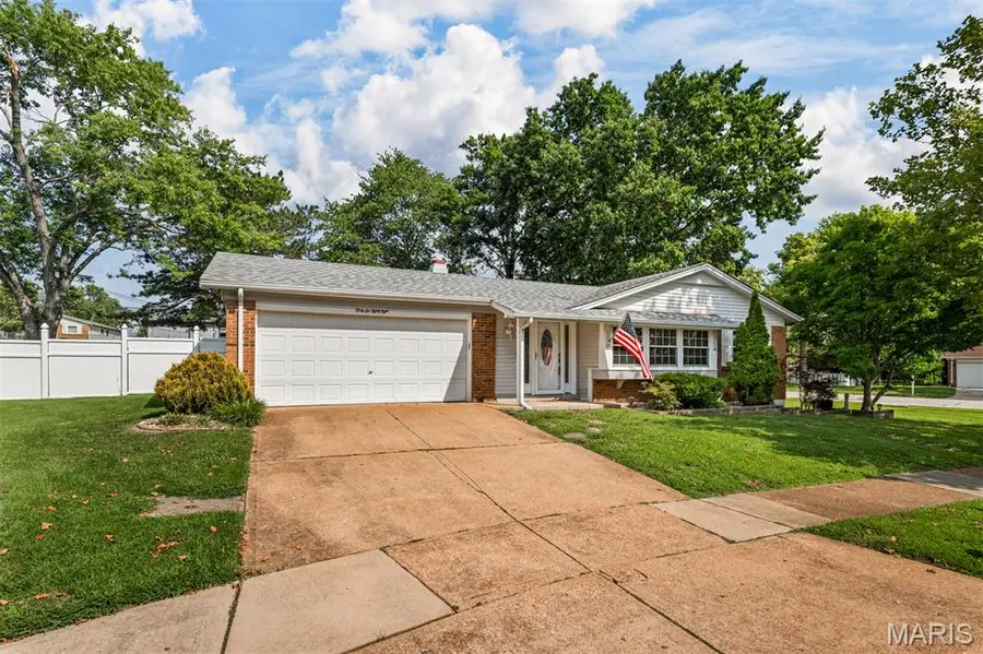 4688 Towne Centre Drive, Tesson Ferry, MO 63128 - #3