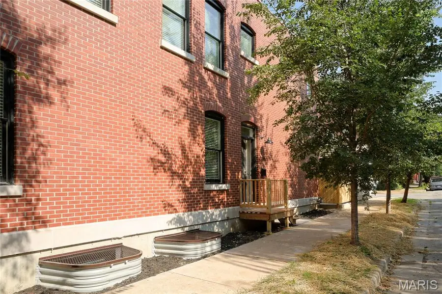 2725 Salena Street, Saint Louis, MO 63118 - #2