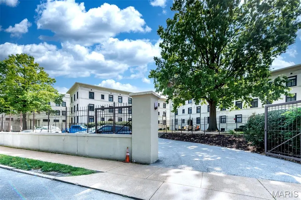 607 Westgate Avenue #E, University City, MO 63130 - #1