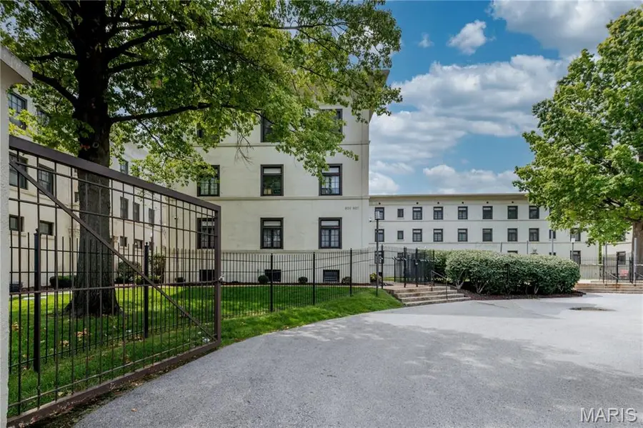 607 Westgate Avenue #E, University City, MO 63130 - #2
