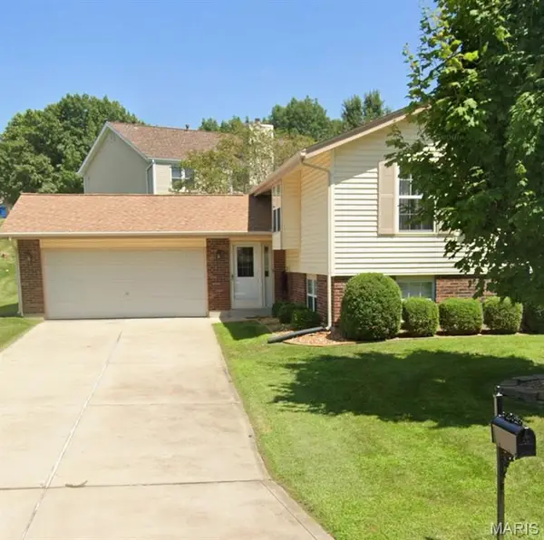 2912 Hameln Drive, St Charles, MO 63301