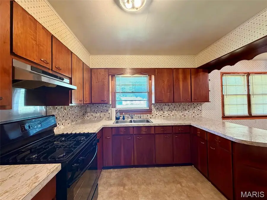 576 E 2700 Avenue, Ramsey, IL 62080 - #2