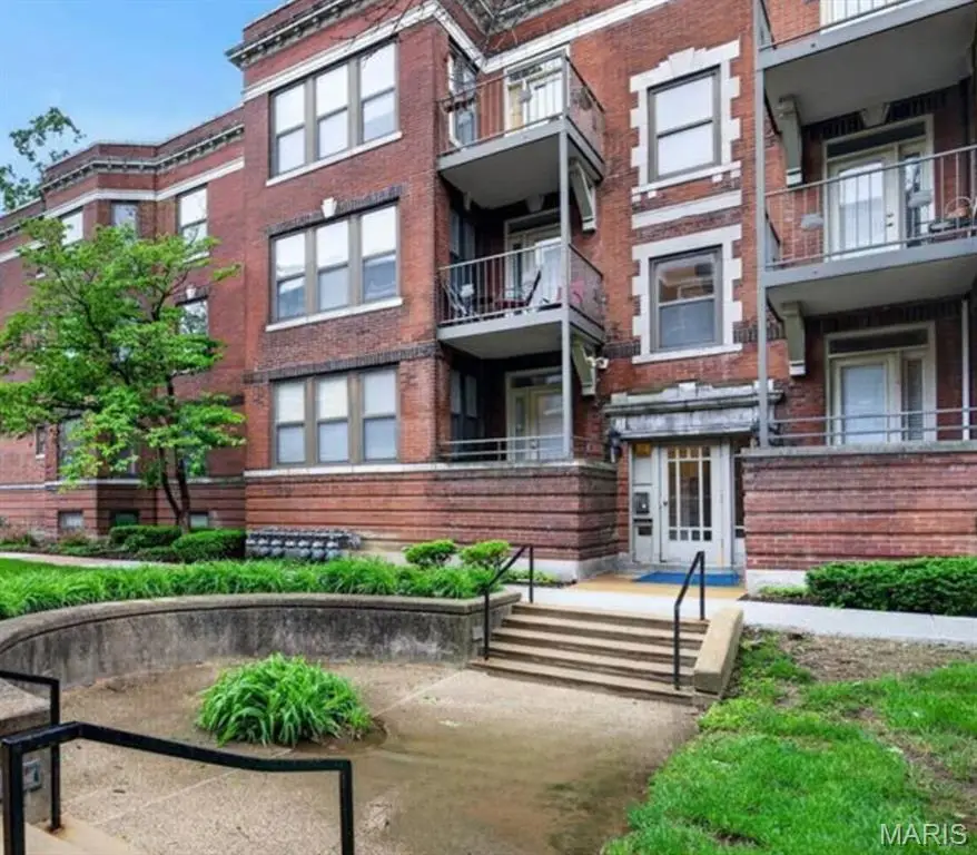 609 Clara Avenue Avenue #5, Saint Louis, MO 63112 - #2