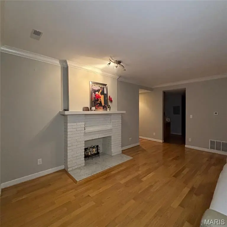 609 Clara Avenue Avenue #5, Saint Louis, MO 63112 - #3