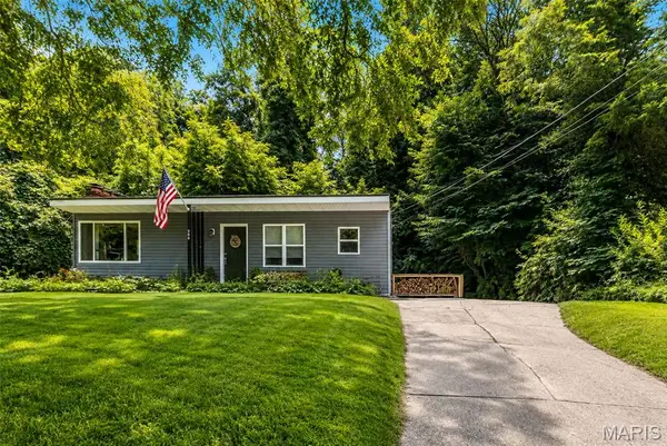 304 Walnut Drive, Collinsville, IL 62234