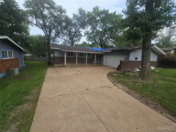 420 Waterford Drive, Florissant, MO 63033