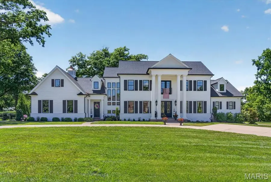 3033 Fallbrook Drive, Saint Louis, MO 63131 - #2