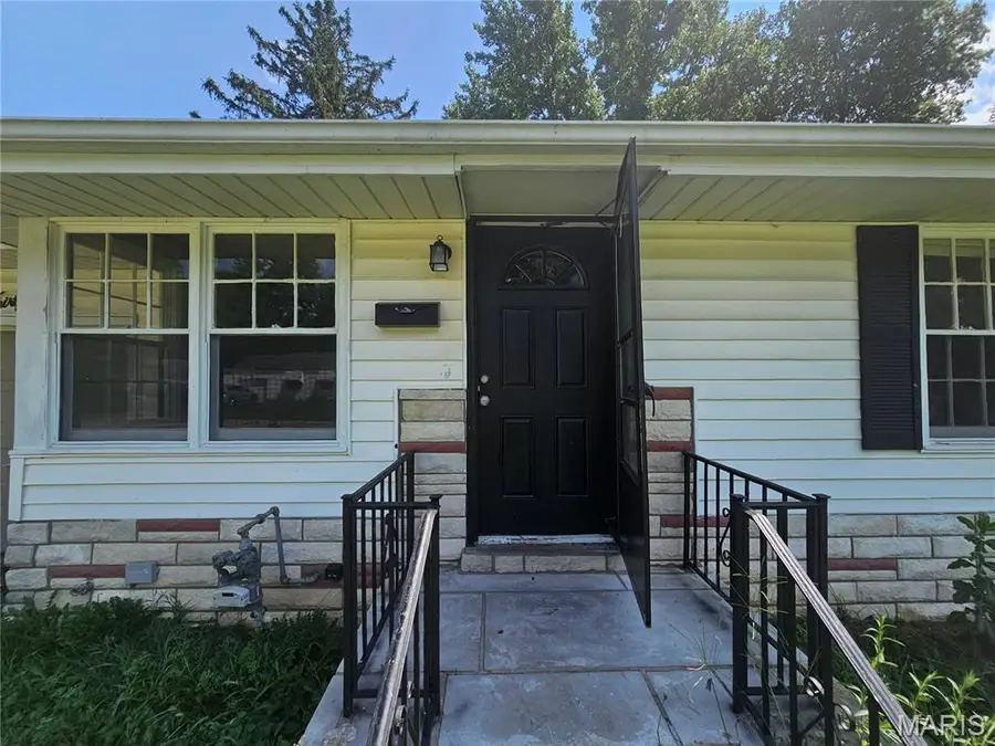 1232 Addison Drive, Bellefontaine Neighbors, MO 63137 - #2