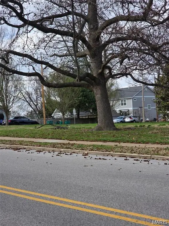 1008 N Bompart Lot B ************** Avenue, Webster Groves, MO 63119 - #1