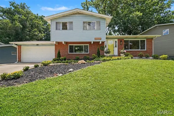1210 Miremont Drive, Manchester, MO 63011