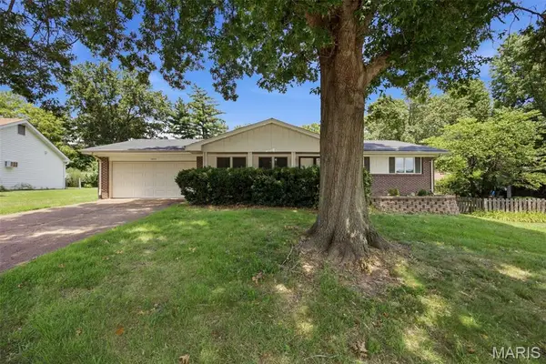 1001 Bridgeport Drive, Ellisville, MO 63011