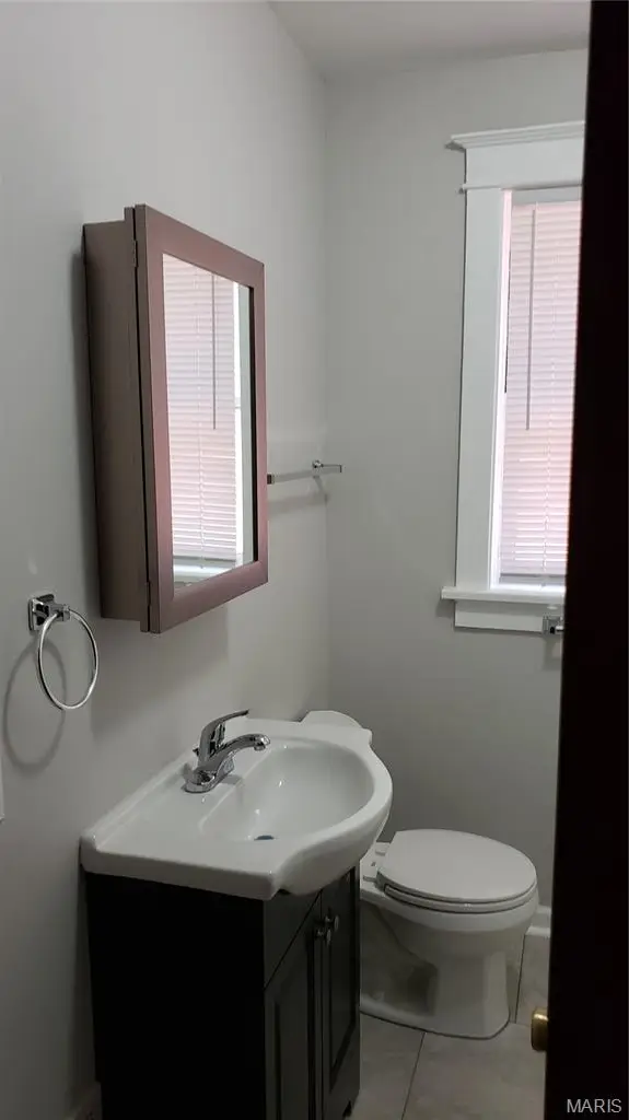 5448 Rhodes Avenue, Saint Louis, MO 63109 - #3