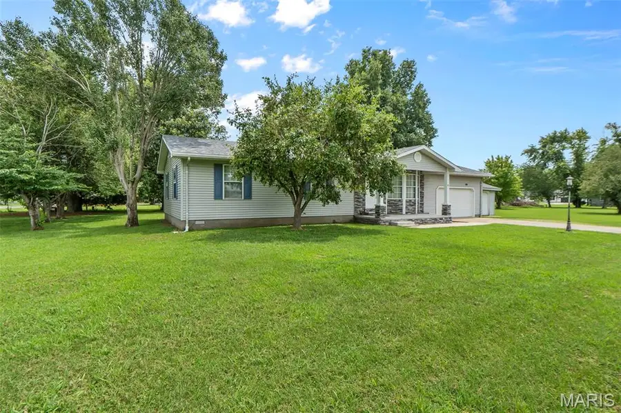 8 Elizabeth Road, Sikeston, MO 63801 - #3