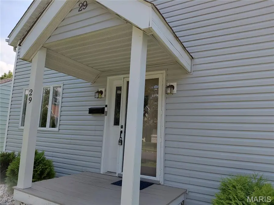 29 N Michigan Avenue, Belleville, IL 62221 - #2