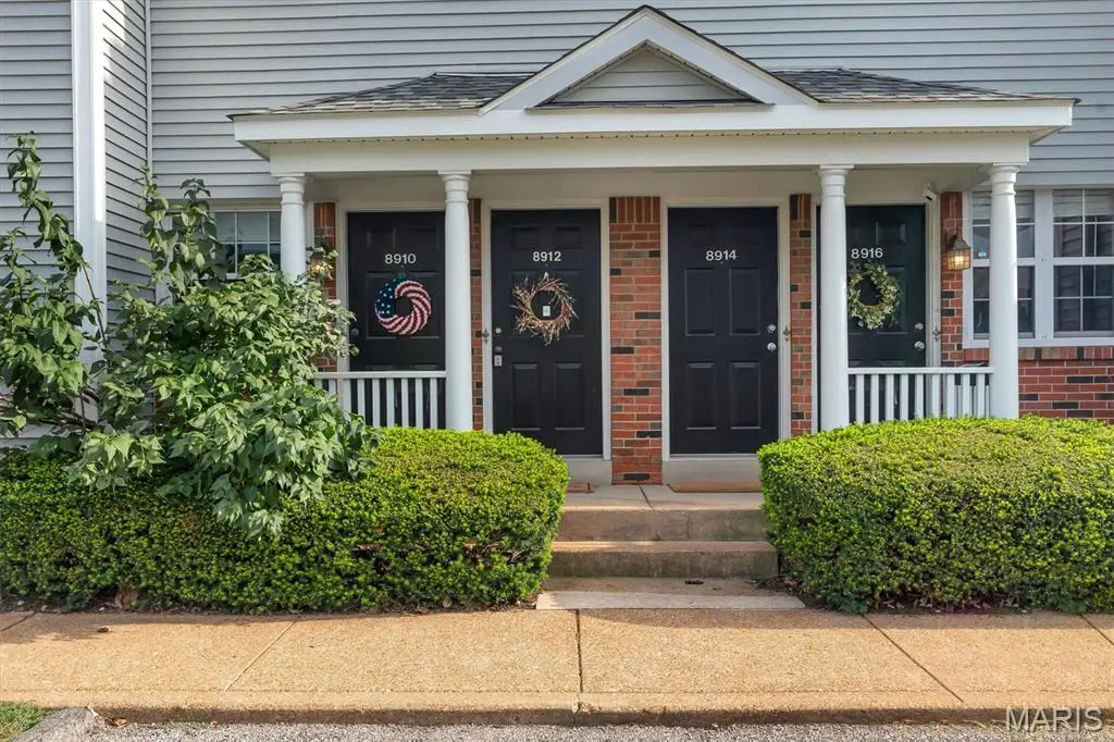 8912 Eager Road, Brentwood, MO 63144 - #1