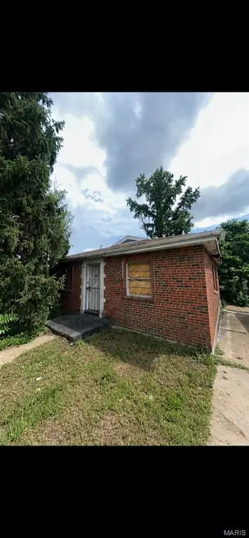 5709 Lilian Avenue, Saint Louis, MO 63120 - #1