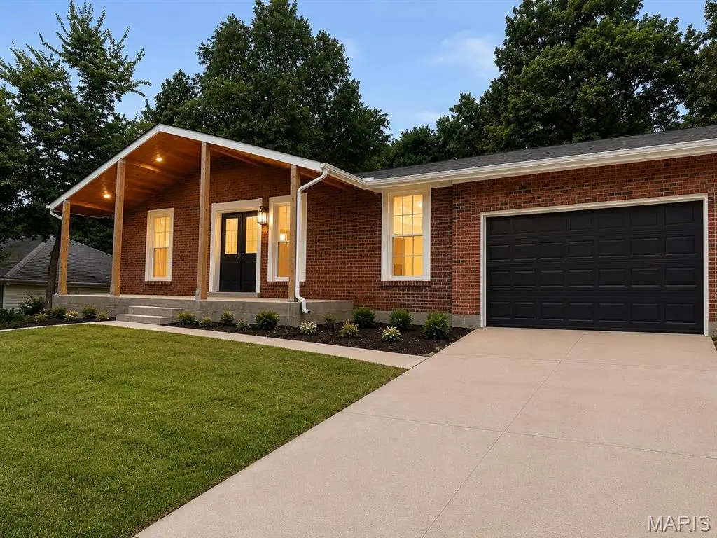 3578 Crowndun Drive, Oakville, MO 63129 - #1