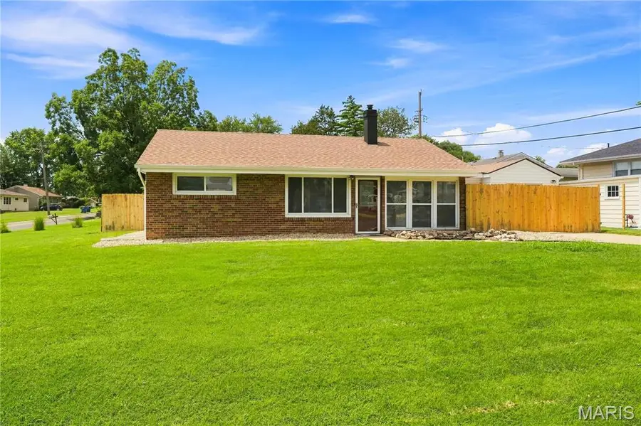 454 Sylvan Springs Road, Saint Louis, MO 63125 - #2