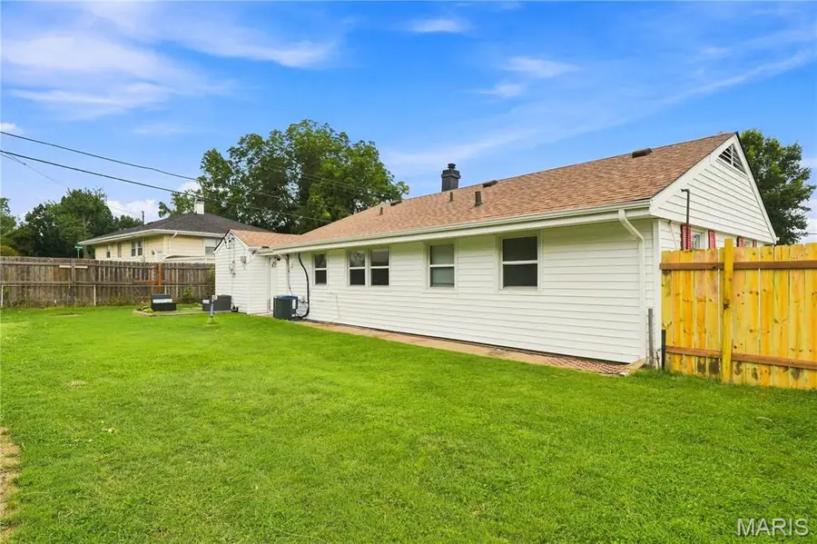 454 Sylvan Springs Road, Saint Louis, MO 63125 - #3