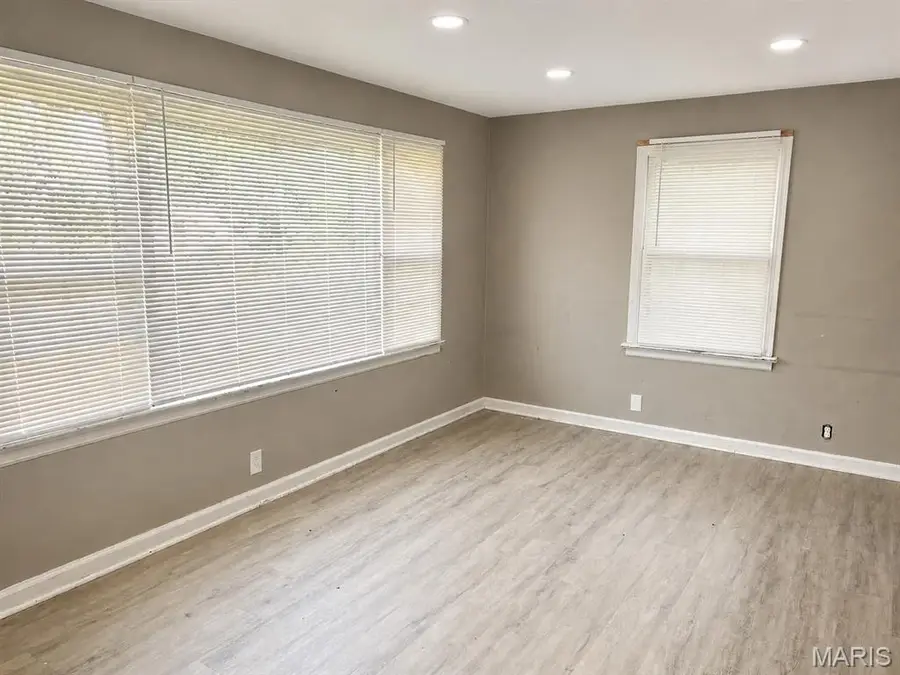 Address Withheld By Seller, Saint Louis, MO 63137 - #3