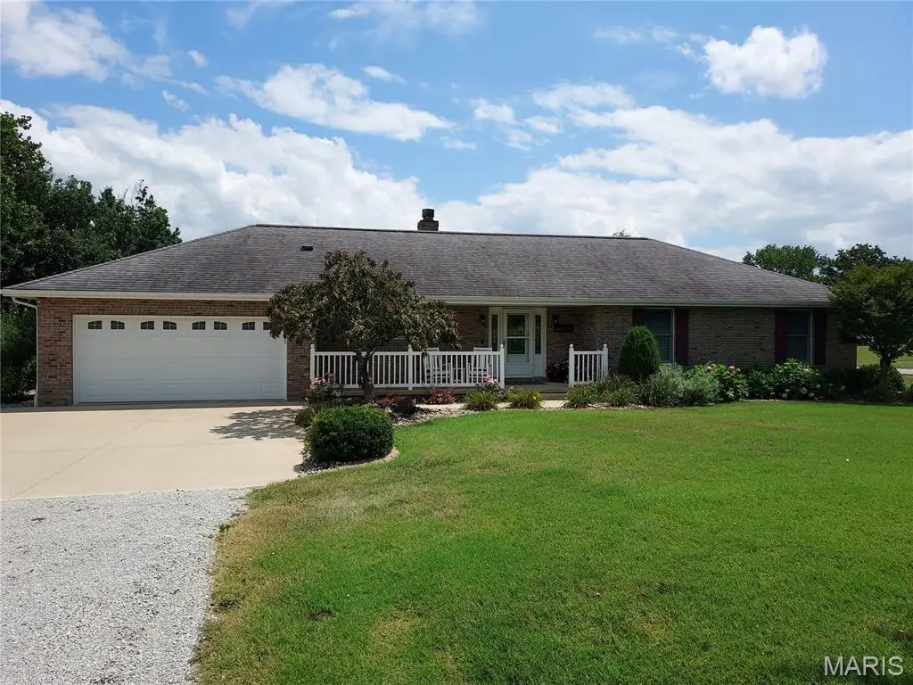 1442 Sunrise Point, Greenville, IL 62246 - #1