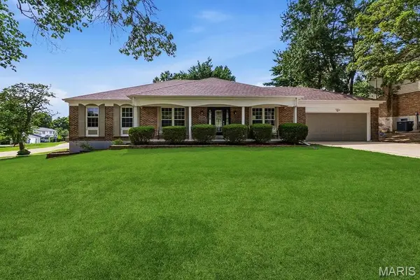 541 Princeway Court, Manchester, MO 63011