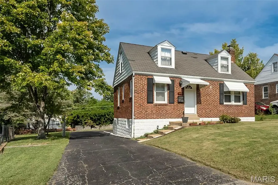 2737 Granda Drive, Saint Louis, MO 63125 - #3