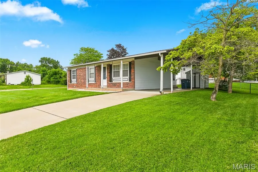 2263 Mckelvey Road, Maryland Heights, MO 63043 - #2