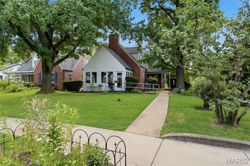 7816 Blackberry Avenue, Saint Louis, MO 63130 - #1