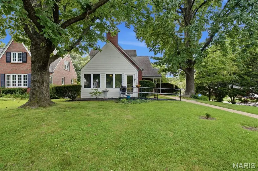 7816 Blackberry Avenue, Saint Louis, MO 63130 - #2
