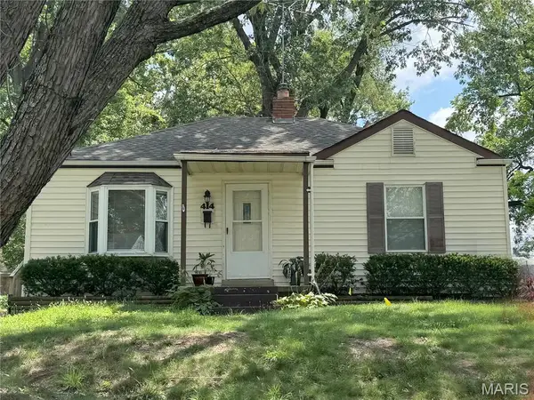 414 Superior Drive, St Louis, MO 63135
