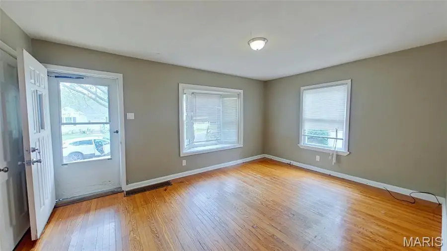 414 Superior Drive, Saint Louis, MO 63135 - #3