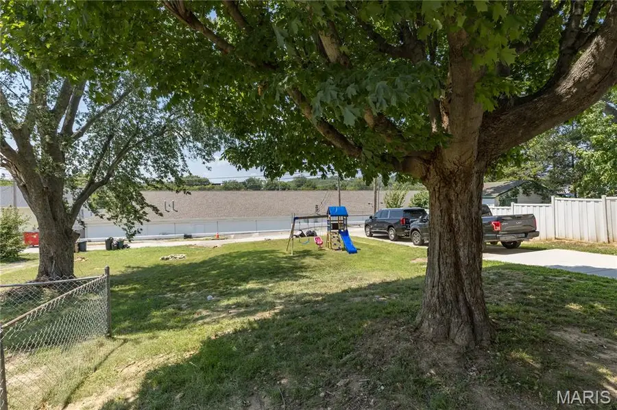 1007 Lindsay Avenue, Crystal City, MO 63019 - #3