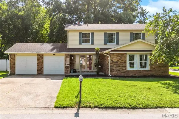 3320 Seven Pines Drive, Belleville, IL 62221