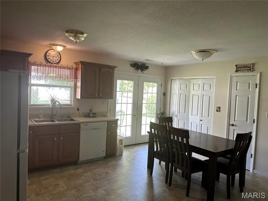114 S White Oak Street, Desloge, MO 63601 - #3