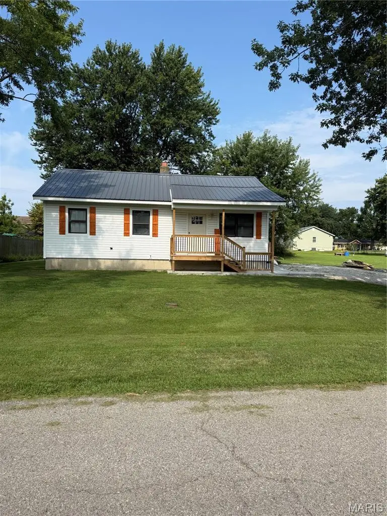 105 N Vienna Avenue, Belle, MO 65013 - #1