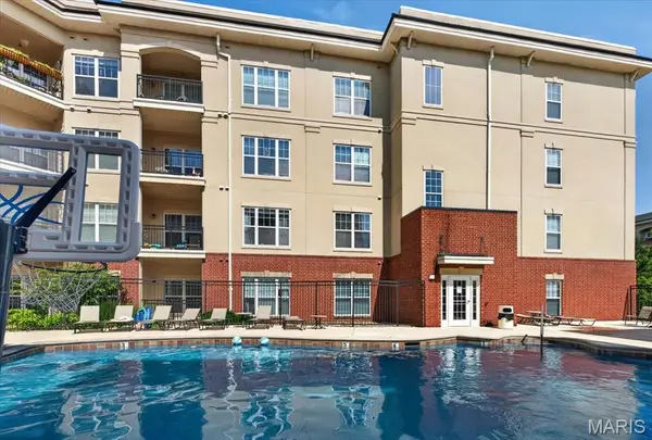 1241 Strassner Drive #1505, Brentwood, MO 63144