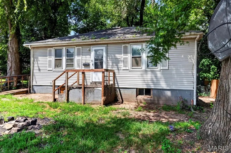 6121 Jefferson Avenue, Saint Louis, MO 63134 - #2