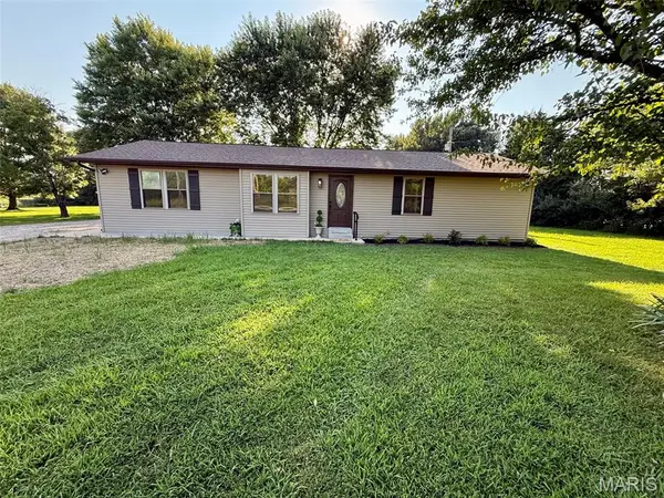 20 Edith Drive, Bourbon, MO 65441