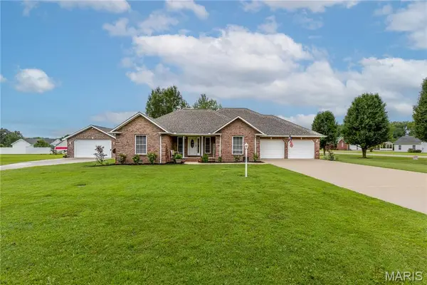 1215 Oakcrest Lane, Dexter, MO 63841