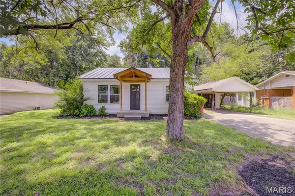 121 Marion Avenue, Sikeston, MO 63801