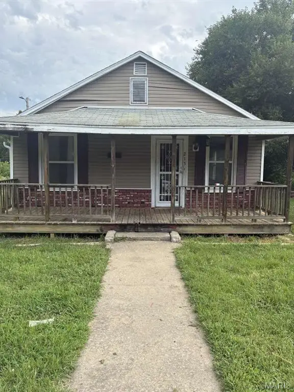 213 E Johnson Street, Sedalia, MO 65301