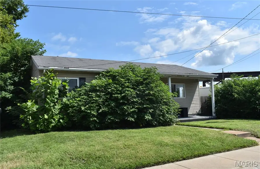 302 Barthel Avenue, Saint Charles, MO 63301 - #3