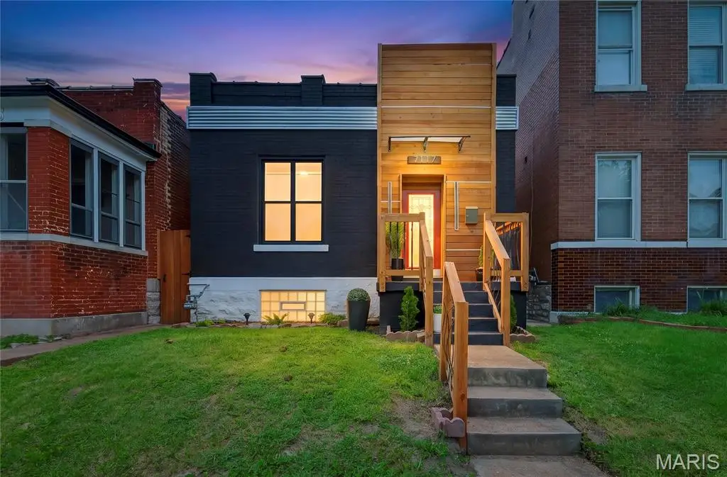 7117 Vermont Avenue, Saint Louis, MO 63111 - #1