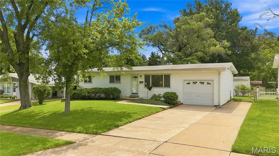 1560 Starling Drive, Florissant, MO 63031 - #2