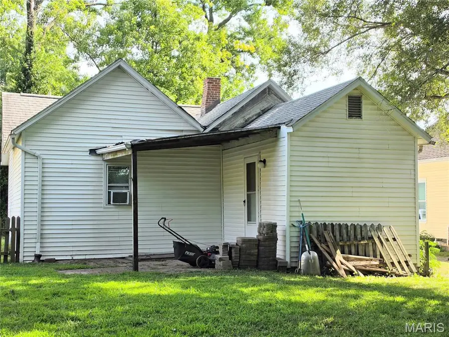 1219 School Street, Hillsboro, IL 62049 - #3