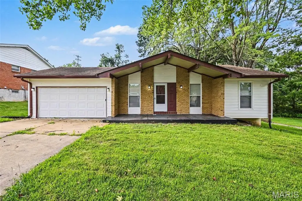 6692 Lesli Mari Court, Florissant, MO 63033 - #1